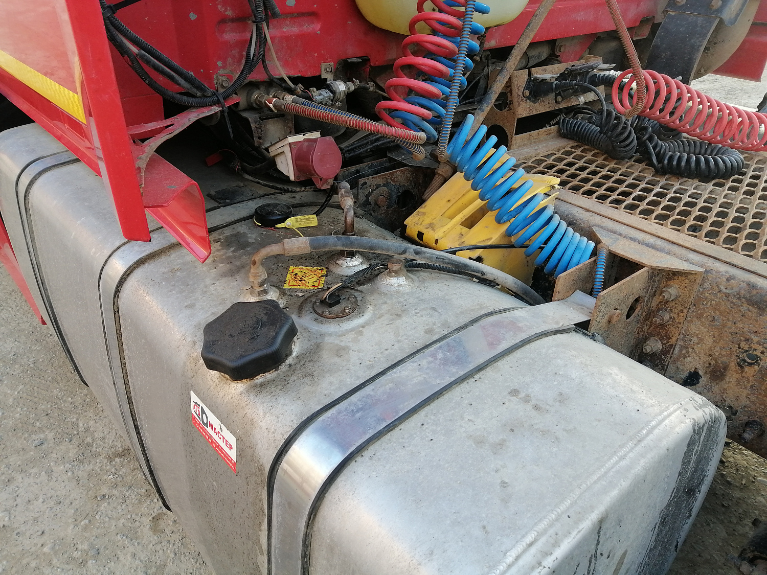 Установка тахографа VDO и сиcтемы контроля топлива на Volvo